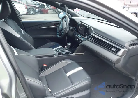 2025 Toyota Camry Se z USA, uszkodzony, nr VIN 4T1DAACK9SU560026